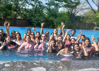 IVS students enjoying the pool during the Wildvadi excursion