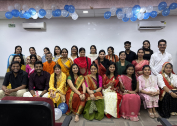 IVS students and faculty group photo at the NSS event